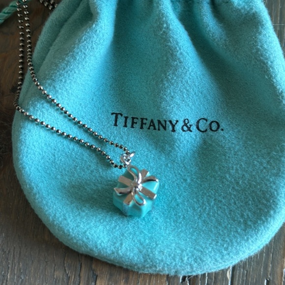 EUC Tiffany Blue Box Pendant with 20” Sterling Beaded Chain - Picture 1 of 12